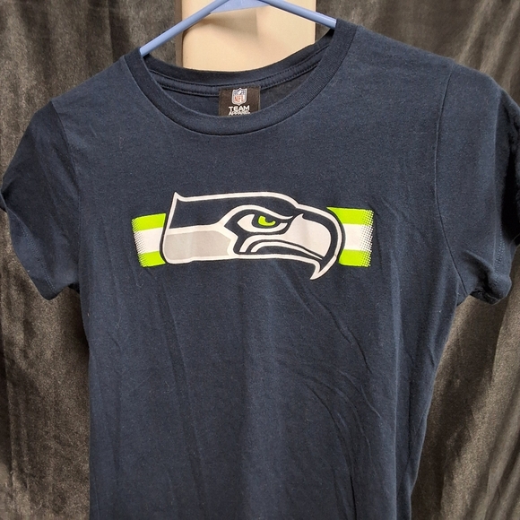 NFL Team Apparel Women's Shirt - Picture 6 of 7